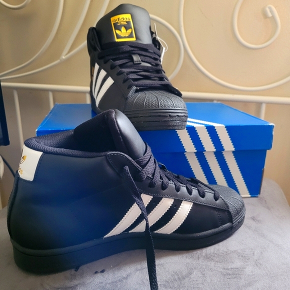 Adidas Shell High tops - Picture 5 of 8